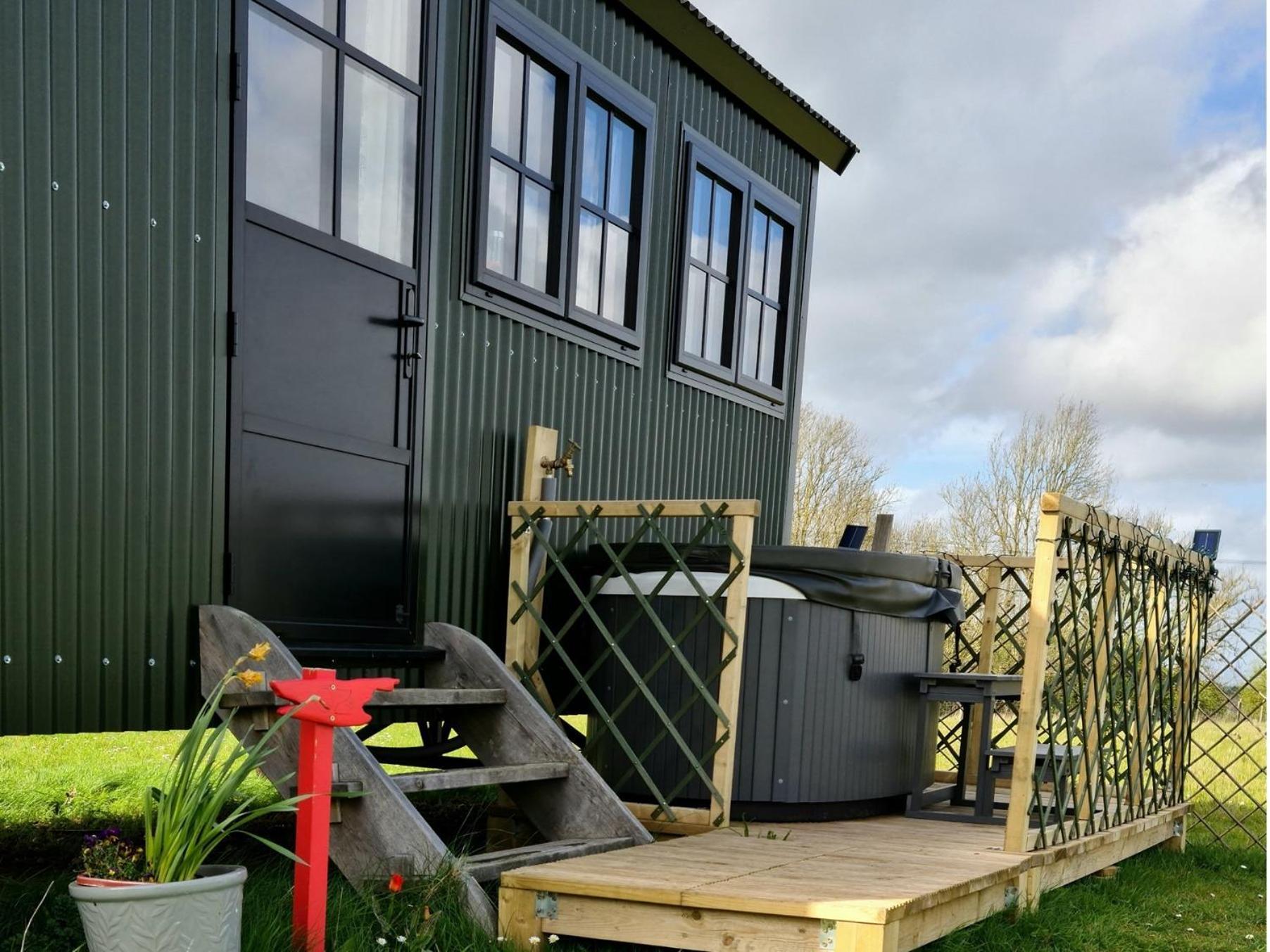 Milberry Green Meadows Warlingham Екстер'єр фото